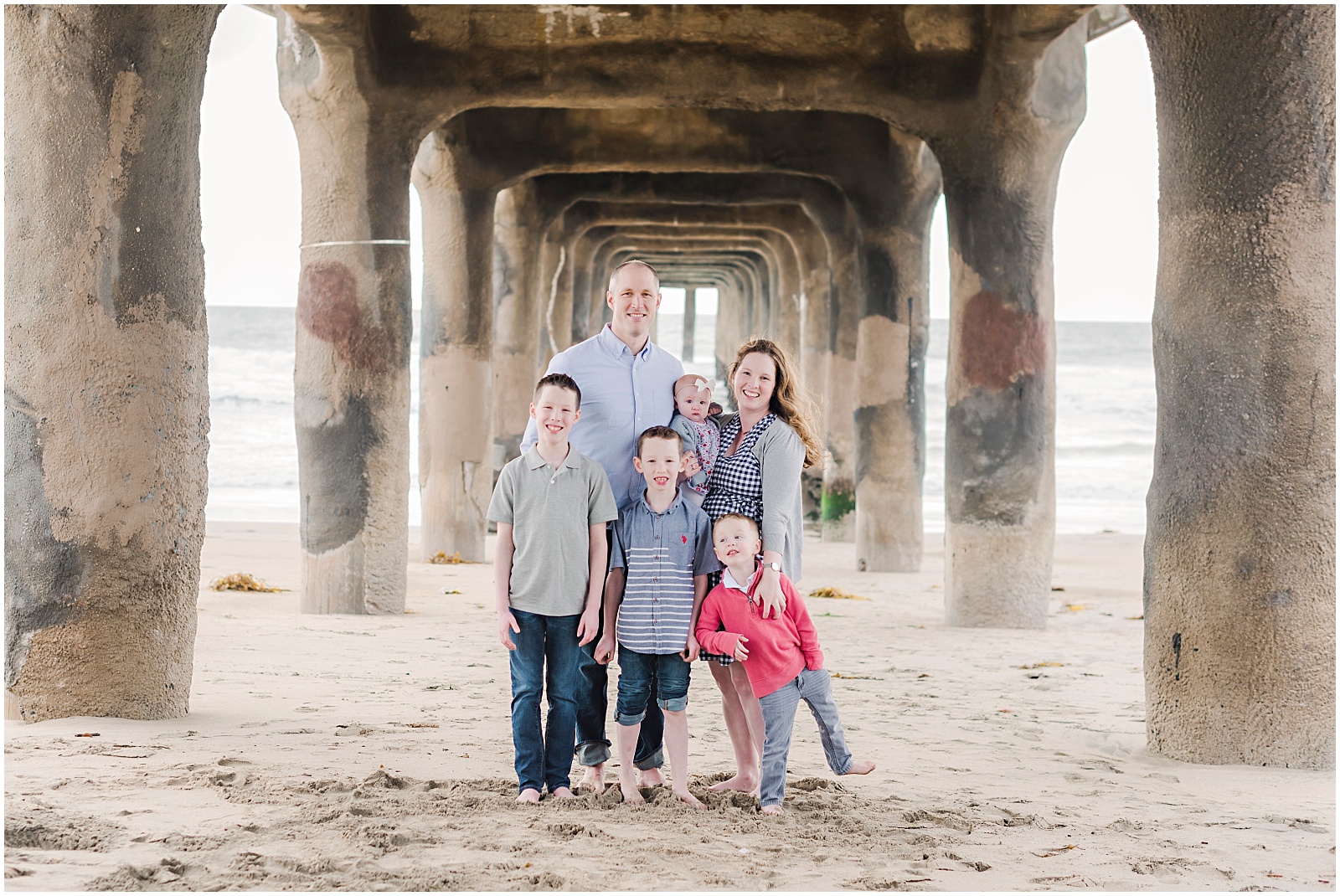 Manhattan Beach Family Session. Photography by Mollie Jane Photography. To see more go to www.molliejanephotography.com