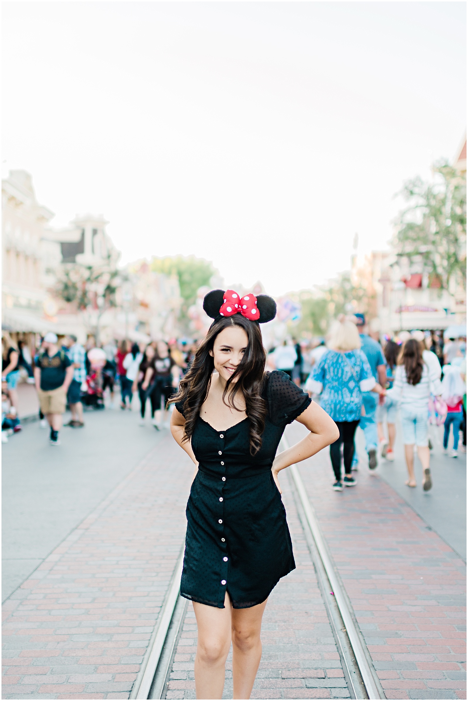 Disneyland Main Street Senior Session. Images by Mollie Jane Photography. To see more go to www.molliejanephotography.com.