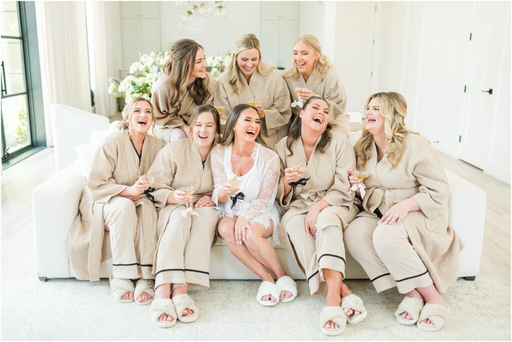 Getting ready with your girls in the best bridal suite in Jacksonville