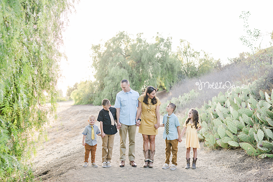 San Dimas Family Portrait Session.  Rancho Cucamonga Family Photographer.  Photographed by Mollie Jane Photography.  To see more go to www.molliejanephotography.com