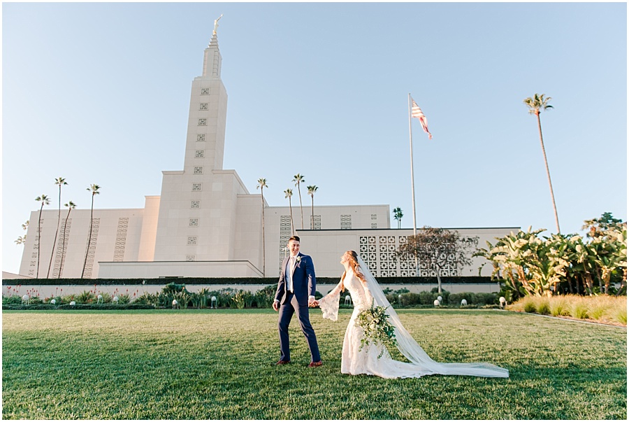 Los Angeles Temple Wedding. Images by Mollie Jane Photography. To see more, go to www.molliejanephotography.com.
