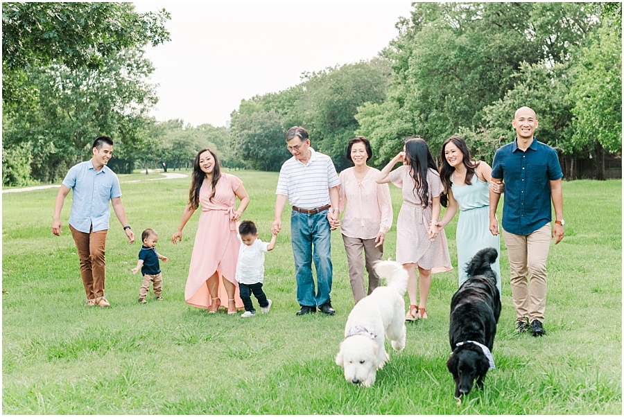 Extended Family Pictures at Terry Hershey Trail in Houston with babies and dogs