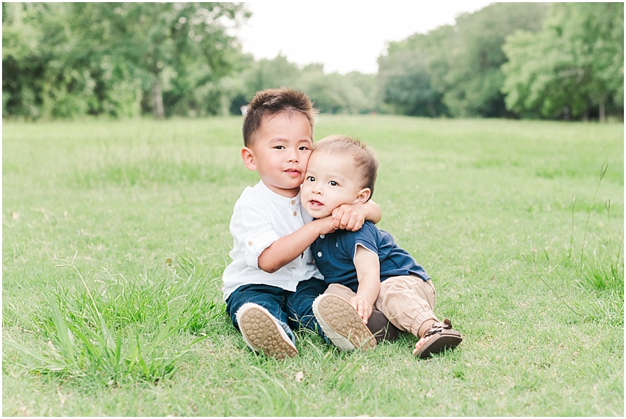 baby Brothers pictures at Terry Hershey Trail in Houston