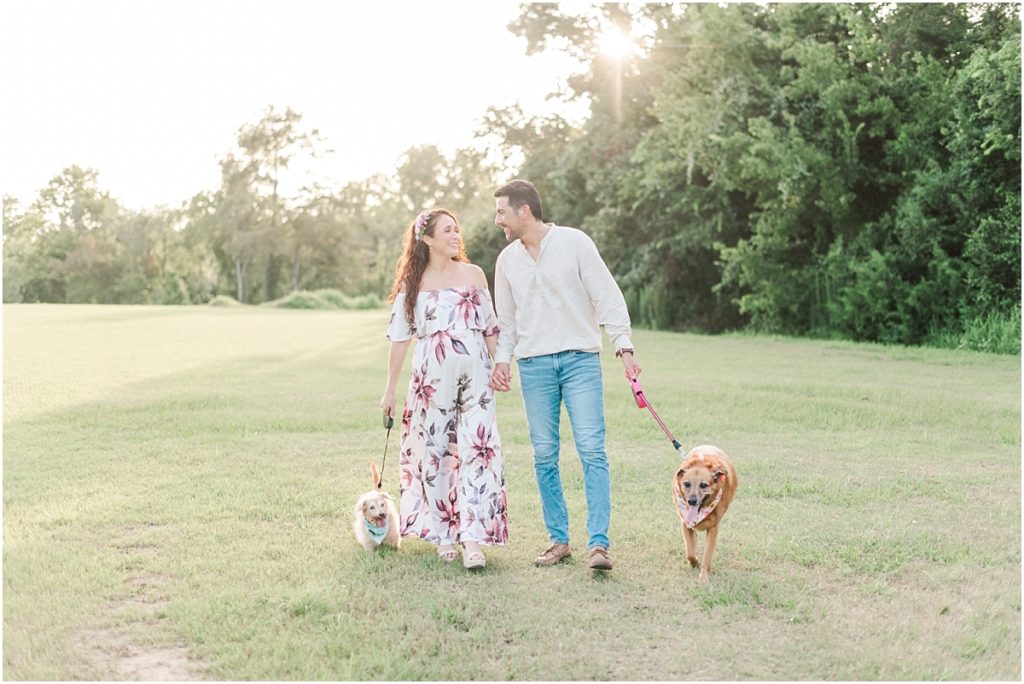 Maternity session with dogs