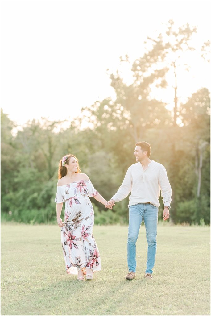 Houston Maternity session in a field