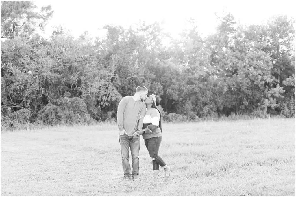 Fall Engagement session in a Texas field