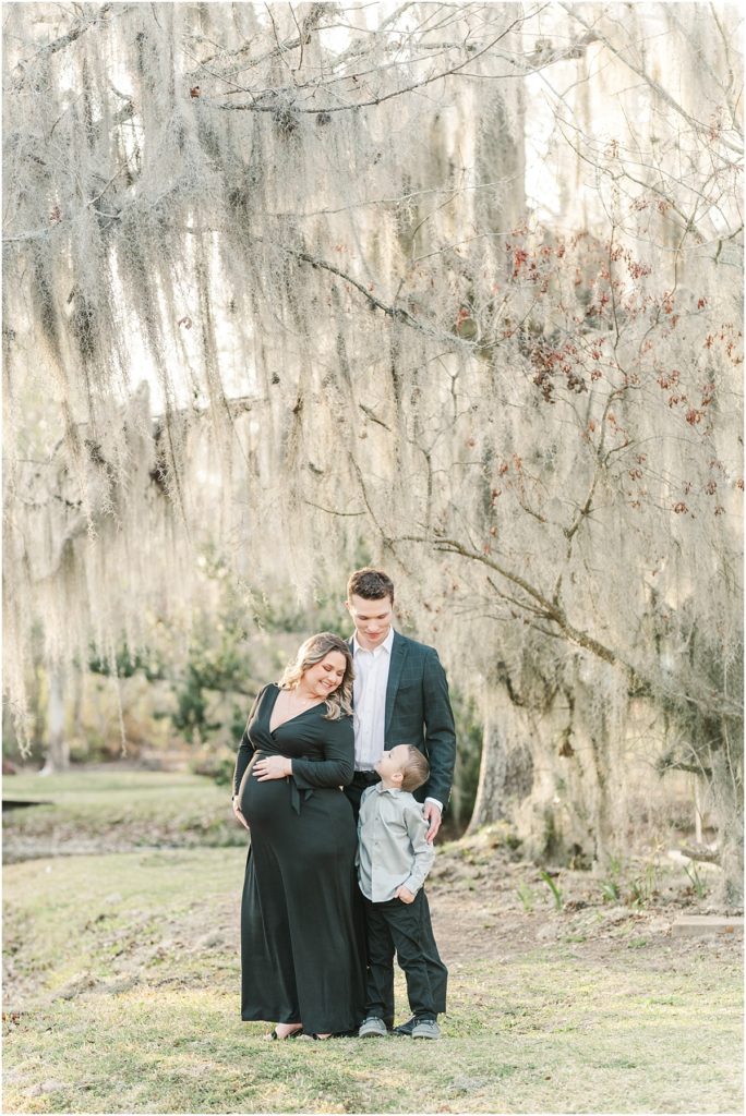 Houston Maternity Session with Spanish Moss