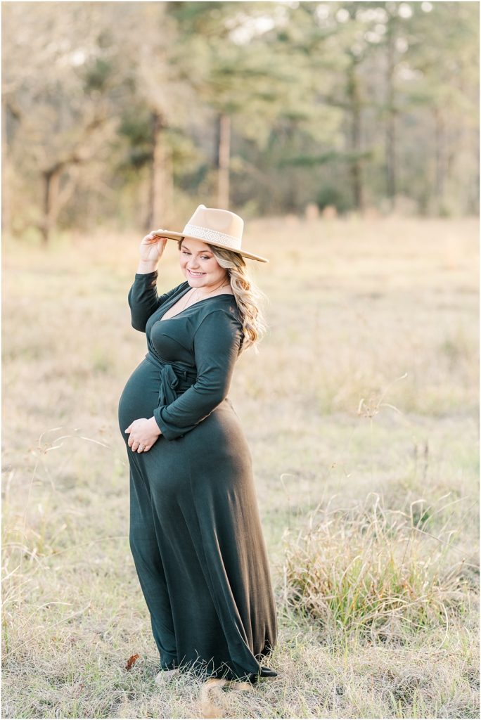 Cy-Hope Maternity Session in a field