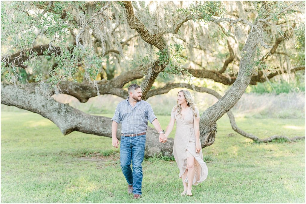 Brazos Bend engagement session by oak tree
