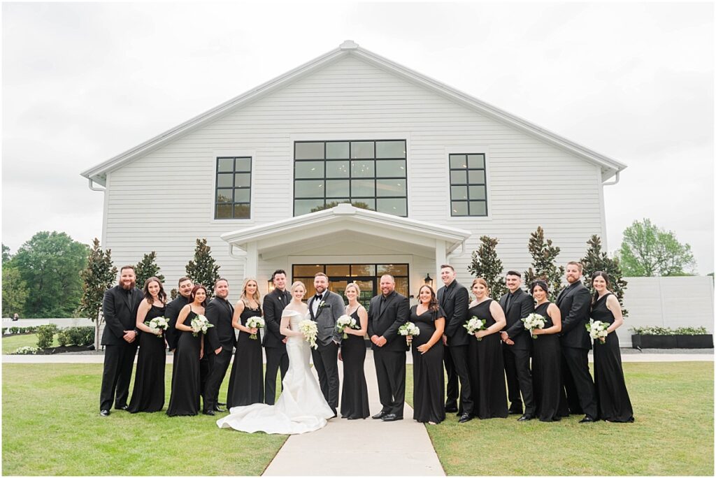 Wedding party pictures at Boxwood Manor in Houston Texas.