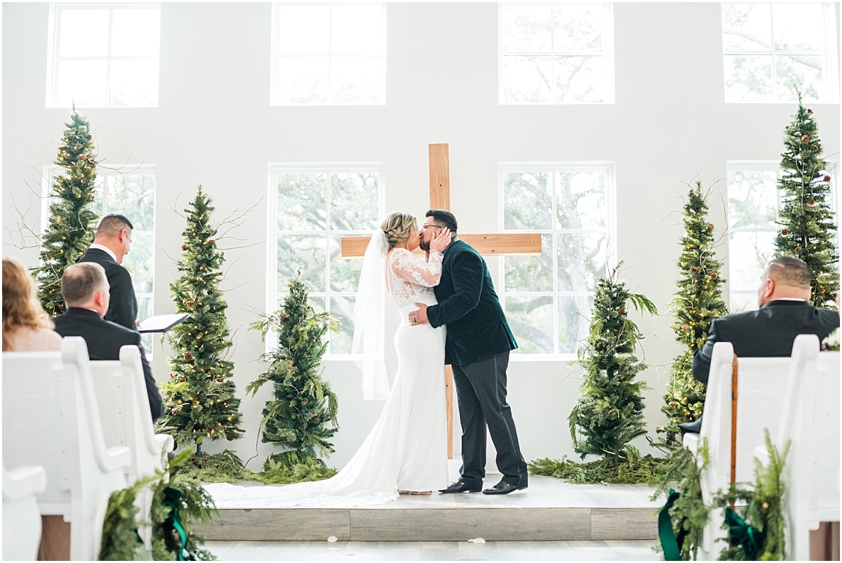 Winter wedding ceremony in Florida with fake snow