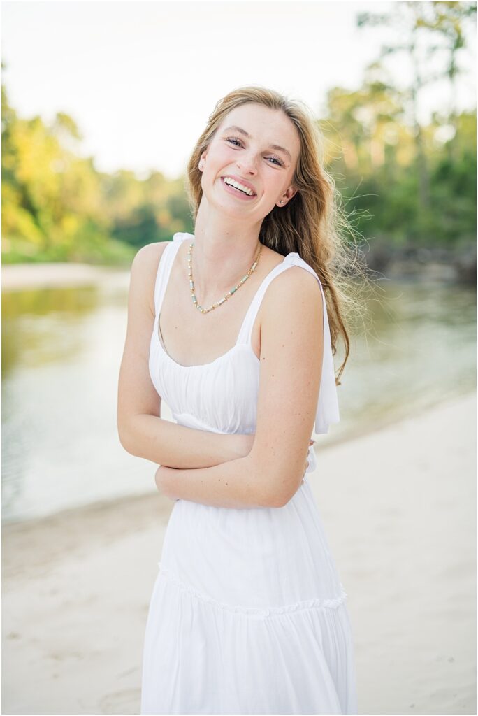 senior pictures in Jacksonville Florida at a creek shore