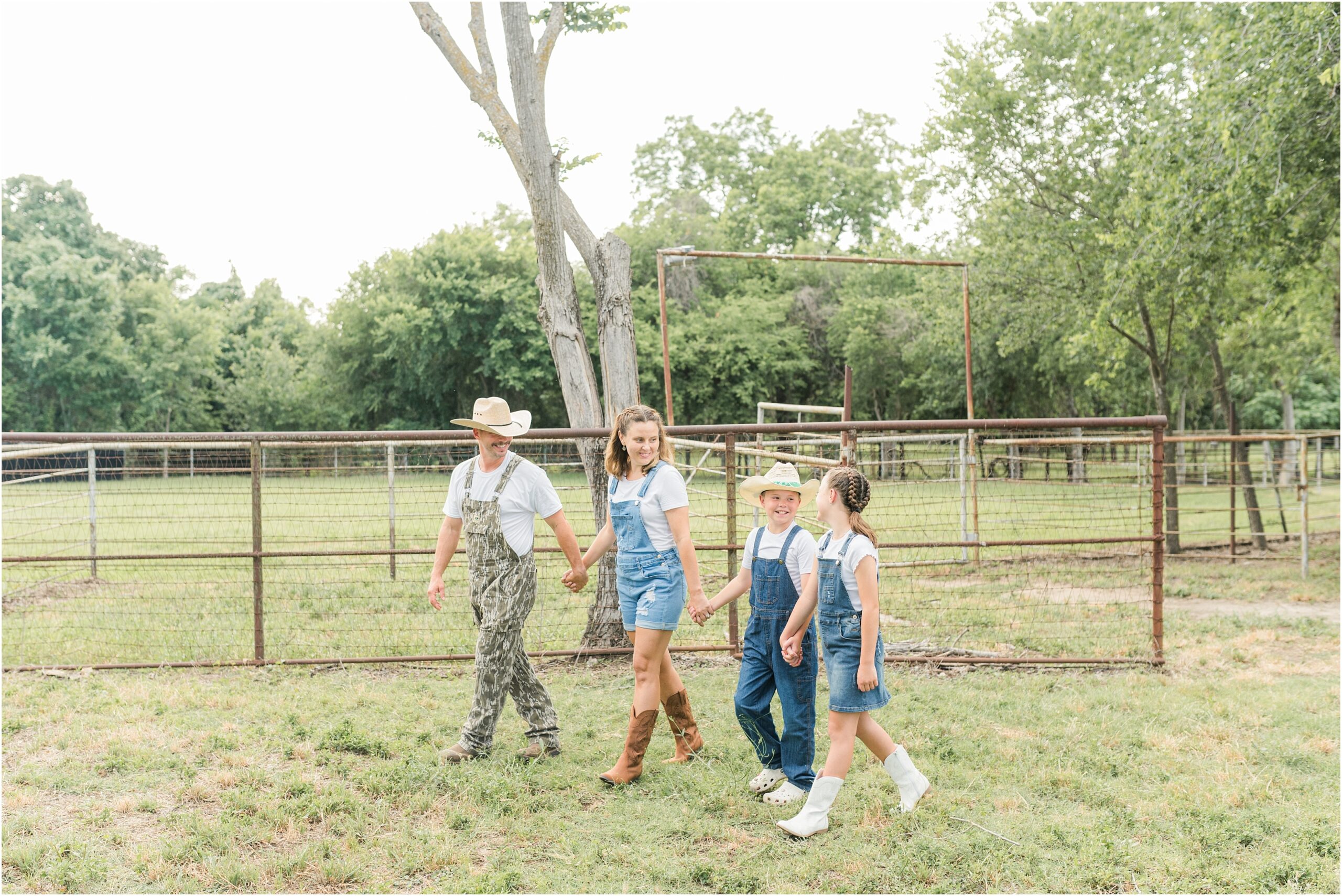 Family photo session on their farm in Houston